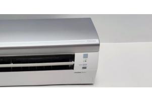 Máy lạnh bị chớp đèn xanh: Tìm hiểu nguyên nhân và cách khắc phục