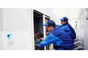 Tìm hiểu quy trình vệ sinh máy lạnh Daikin đúng kỹ thuật