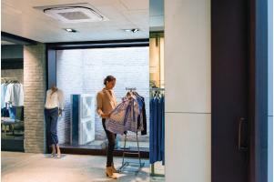 Điều hòa âm trần nháy đèn: Những cảnh báo không thể bỏ qua